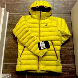 Arc’teryx Cerium Hoody in Oracle